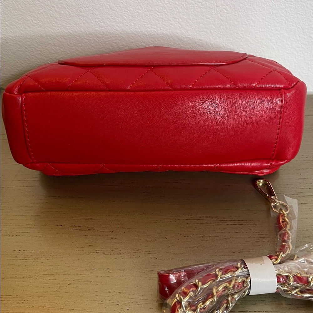 Badgley Mischka Red Quilted Crossbody Bag - Picture 4 of 6